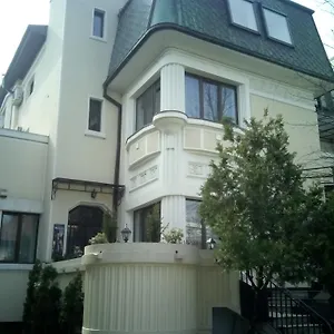 Cornelia Bucureşti
